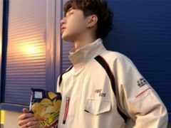 微信男生个性签名霸气冷酷 我得不到的东西爱谁要谁要