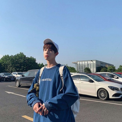 男生微信头像干净帅气清新 成年人的生活里没有容易俩字