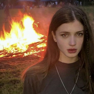 欧美潮流女头精选的微信头像 一日不思量也攒眉千度