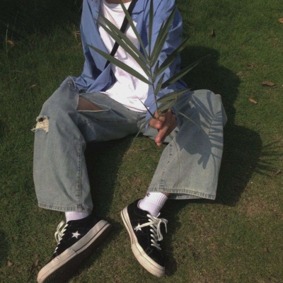 半身控男生头像不露脸 潮男微信头像低调好看