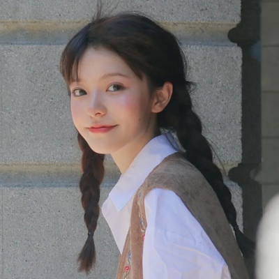 可爱的卖萌女生好看的个性头像 爱你的时候我也懂事又迷人 