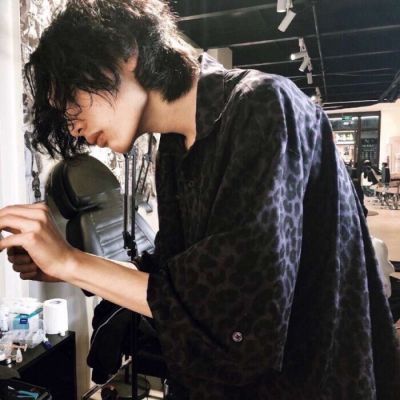 2023阳光帅气清晰微信男头 都在用不同的方式长大谁也没轻轻松松