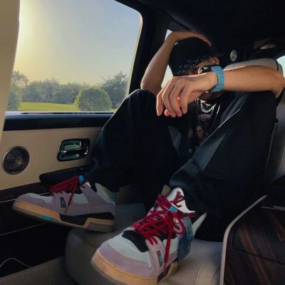 2023潮男必备的很炫酷的头像大全 这世间荒芜但浪漫不死