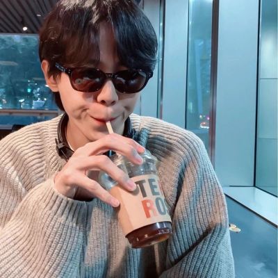 超酷高冷范真人很帅气的男头 不必为谁改变只管一往无前