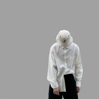 真人炫酷的帅气男生质感微信头像 习惯性吹吹风静一静的等待自愈