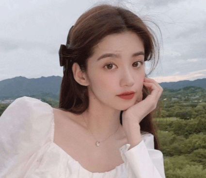 女孩子描述自己的文案 适合女孩子的优美句子 女孩子描述自己的文案 适合女孩子的优美句子