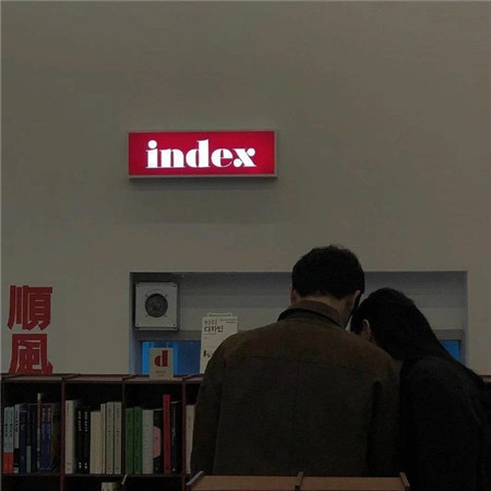 伤感微信状态背景图高清 季节交换好多人忘记好多人