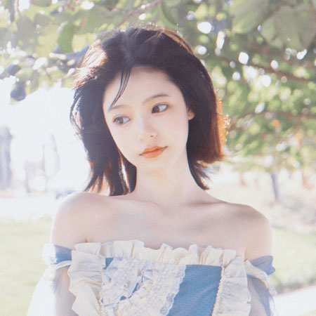 2023夏季清纯好看的气质美女图片 没有故事单枪匹马也懒得​热闹