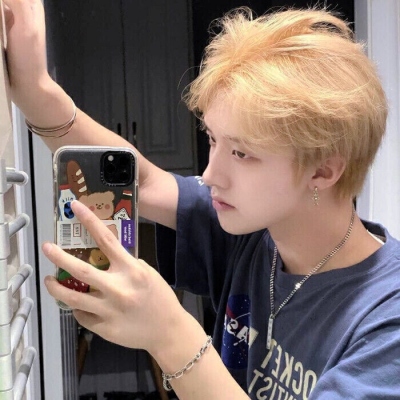 2023最新版文艺范的帅气真人男生头像 按一次留住夏天与海的快门