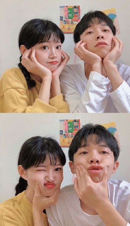 2023甜蜜的双人情侣壁纸大全 2023最潮的双人情侣皮肤