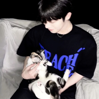 高清真人的男生帅气微信头像合集 生活的目标不是爱情是快乐