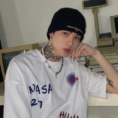 帅气潮男专属魅力真人头像2023 不是所有的喜欢都如愿以偿