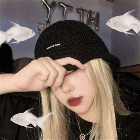 2023霸气高冷的背景图片真人女生 你已被我拉入黑名单请勿闯进我的世界