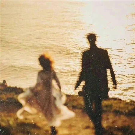 2023秋季美图意境唯美大全 糖炒栗子和枫叶是秋天的出生证明