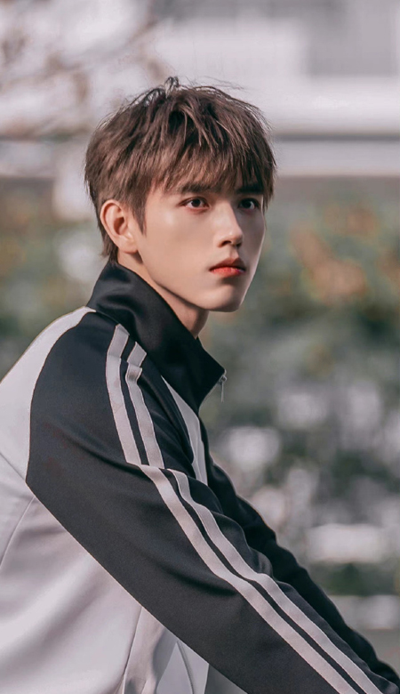 陈飞宇阿瑟壁纸高清全面屏 安稳地爱着应该有做任何事的勇气