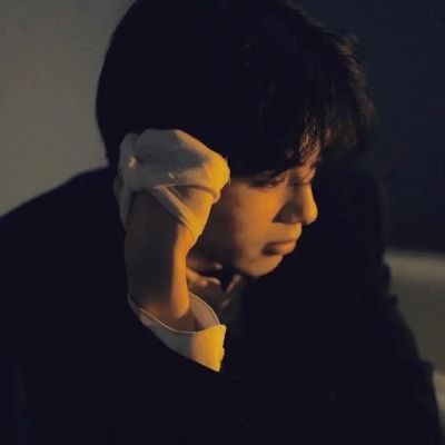 2023颜值巅峰的男生真人帅头像 闹了好久才发现我爱的是以前的你