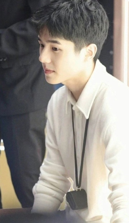 高清无水印男生气质壁纸 2023很优质的个性锁屏男生壁纸