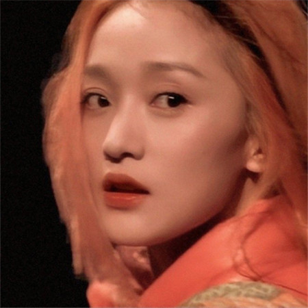 抖音很火的周迅红发电影造型 周迅电影红发回眸高清灵动素材2023