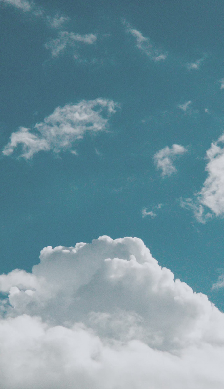 2023很简约又很简单的壁纸清新 向月亮许愿成为勇敢真诚的小孩