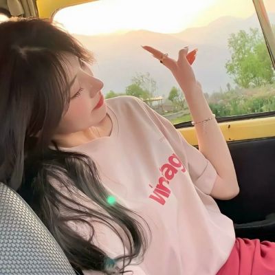 女生长发高清头像甜美又很清纯 那些不善表达的人也在偷偷爱着你