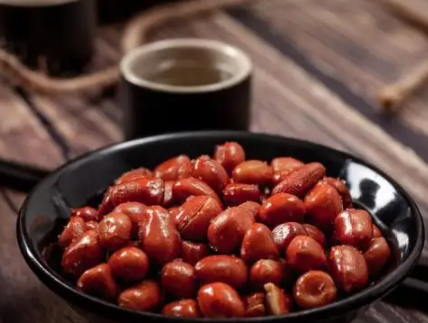 花生米陪酒伤感句子 一盘花生米一杯酒的说说 花生米陪酒伤感句子 一盘花生米一杯酒的说说