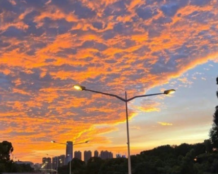 调侃自己变黑了搞笑语录 幽默调侃自己皮肤黑 调侃自己变黑了搞笑语录 幽默调侃自己皮肤黑