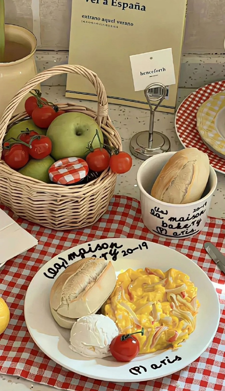 最新日常小众壁纸简约无水印 秋天是倒放的春天