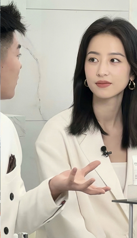 壁纸养眼颜值巨高气质又好 日子渺小重复却很幸福