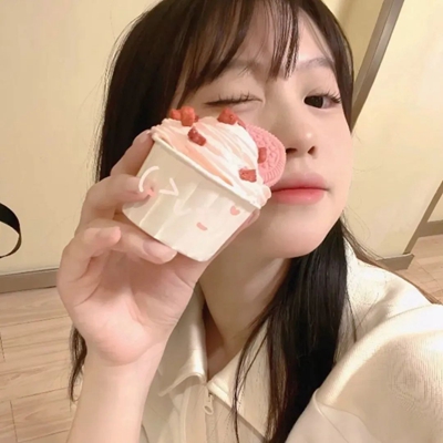 美丽且自信的美女高清女头 在声色犬马的世界保持清澈