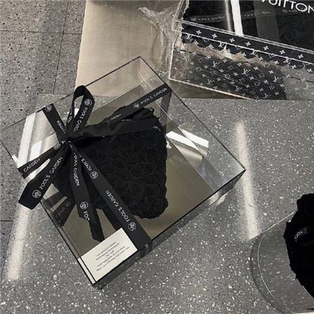 简约ins黑白系的背景图 太在意细节的人总是不快乐