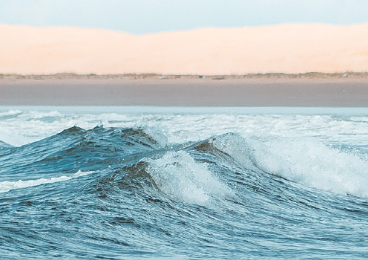 吹着海风很惬意的说说 海风吹着心情变好的句子 吹着海风很惬意的说说 海风吹着心情变好的句子