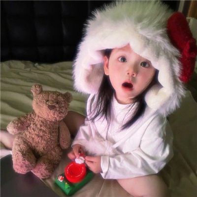 人类幼崽超可爱的情头 心巴上的无水印情头