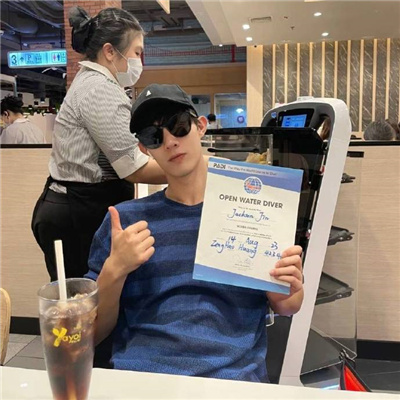 暖男必备的很洋气男头 帅到极致的干净男头