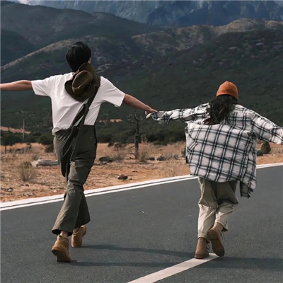 甜甜的氛围感情头很暖 祝我们好在新的一年哦