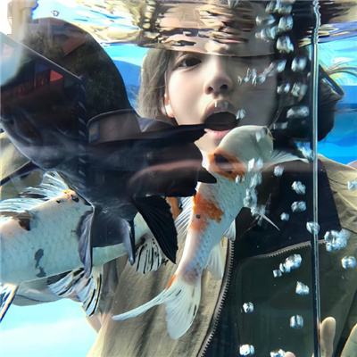 一眼万年的女头神仙颜值 2024版出众的女头舒心