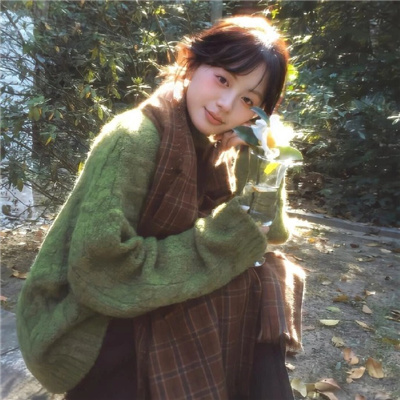 阳光喜欢很久的女头高级感 惊呼哇噻的昵称新版