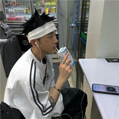 男头迷人气质很好有男人味 很有魄力的男头稳重