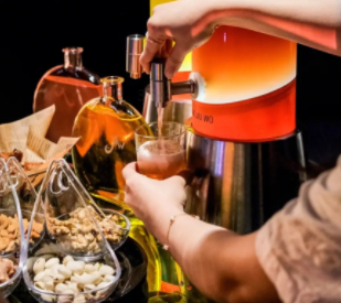 三五好友小聚唯美句子 小聚文案短句干净 三五好友小聚唯美句子 小聚文案短句干净