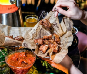 三五好友小聚唯美句子 小聚文案短句干净 三五好友小聚唯美句子 小聚文案短句干净