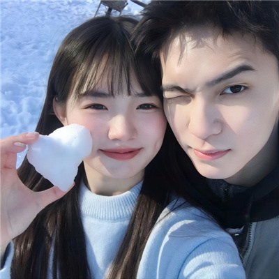 情头超甜超恩爱一人一张真人 十分有爱的爱情cp情头