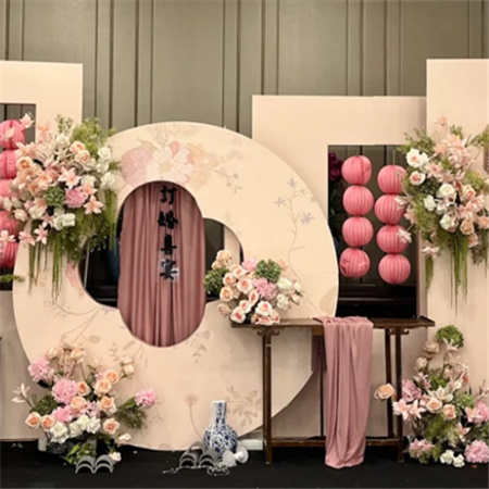 有创意订婚宴场景布置款式图片合集大气 这订婚宴做的也太好看了叭