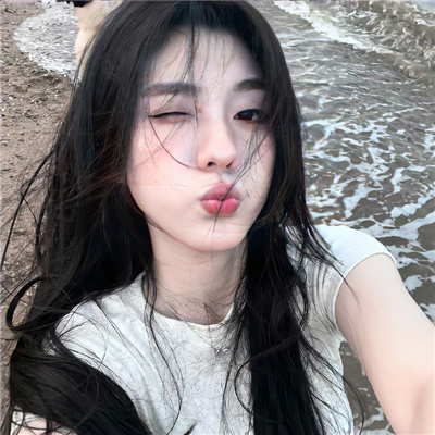 好看又小众的微信女头​​ 精选超美的女头简约大气